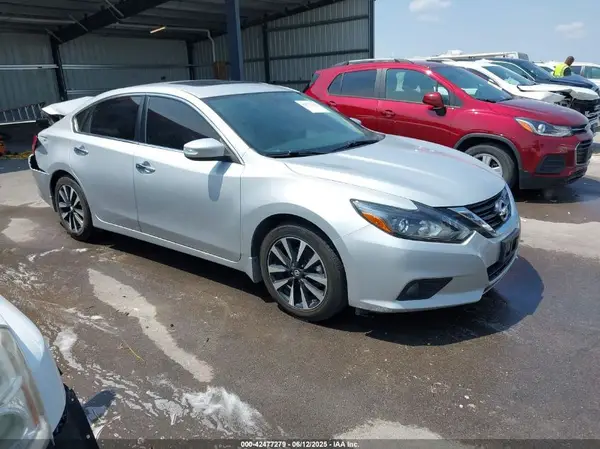 1N4AL3AP7JC190670 2018 NISSAN ALTIMA - Image 1