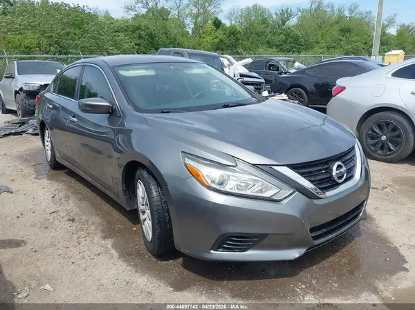1N4AL3AP7JC190989 2018 NISSAN ALTIMA - Image 1
