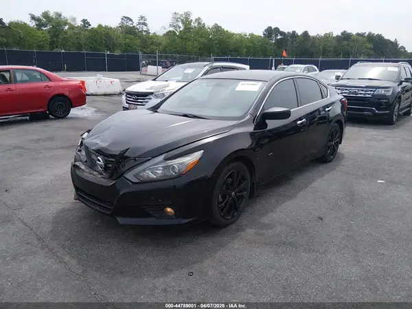 1N4AL3AP7JC191110 2018 NISSAN ALTIMA - Image 2