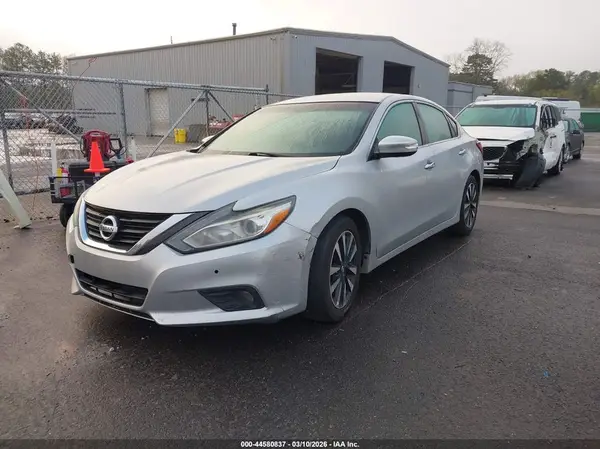 1N4AL3AP7JC194685 2018 NISSAN ALTIMA - Image 2