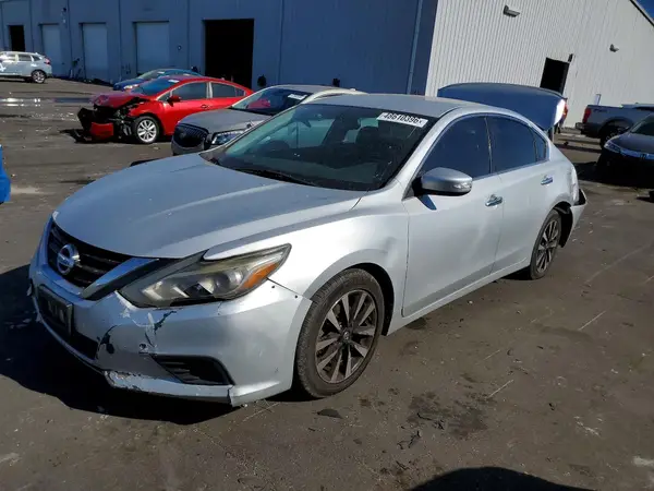 1N4AL3AP7JC195996 2018 NISSAN ALTIMA - Image 1