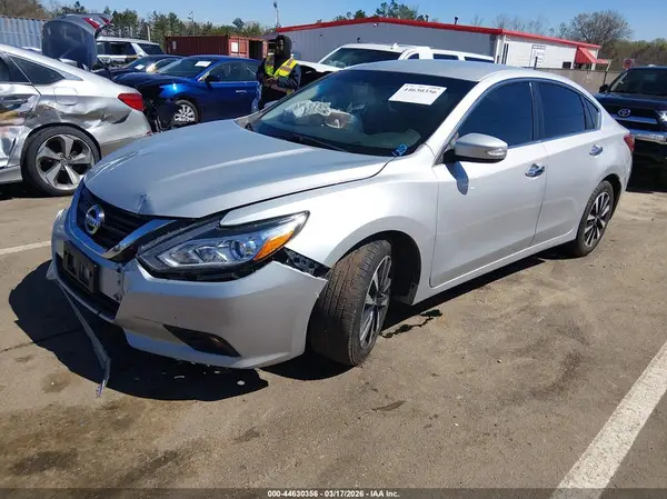 1N4AL3AP7JC196405 2018 NISSAN ALTIMA - Image 2