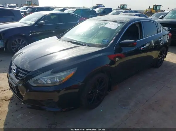 1N4AL3AP7JC196999 2018 NISSAN ALTIMA - Image 2
