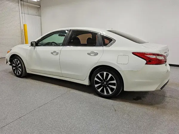 1N4AL3AP7JC197845 2018 NISSAN ALTIMA - Image 2