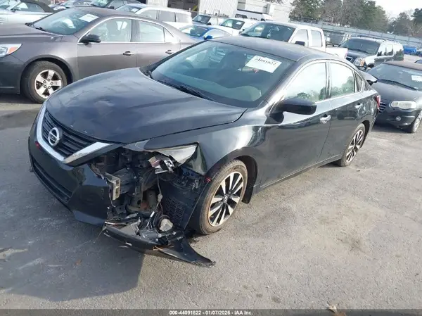 1N4AL3AP7JC198557 2018 NISSAN ALTIMA - Image 2