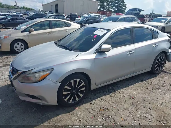 1N4AL3AP7JC199711 2018 NISSAN ALTIMA - Image 2