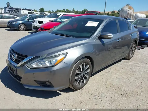 1N4AL3AP7JC203899 2018 NISSAN ALTIMA - Image 2