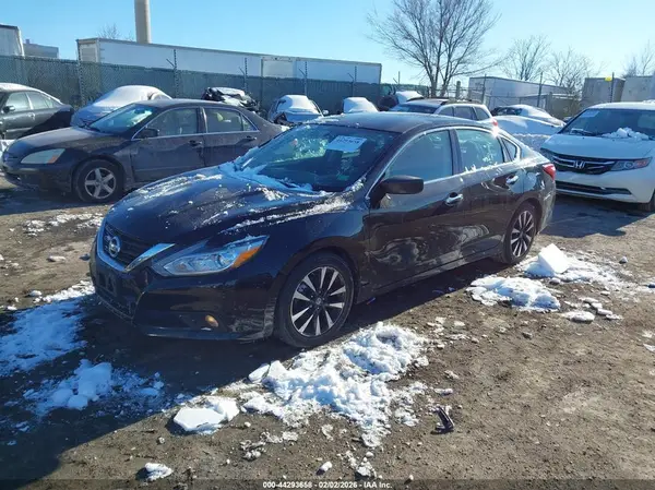 1N4AL3AP7JC203997 2018 NISSAN ALTIMA - Image 2