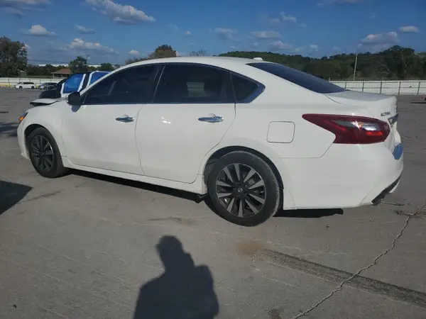 1N4AL3AP7JC205099 2018 NISSAN ALTIMA - Image 2