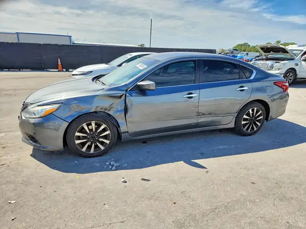 1N4AL3AP7JC205829 2018 NISSAN ALTIMA - Image 1