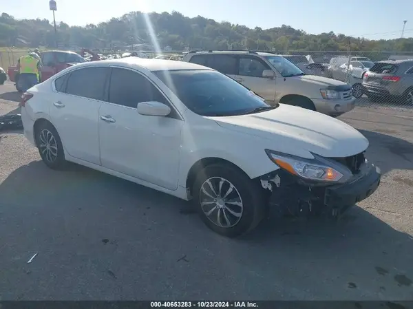 1N4AL3AP7JC206673 2018 NISSAN ALTIMA - Image 1