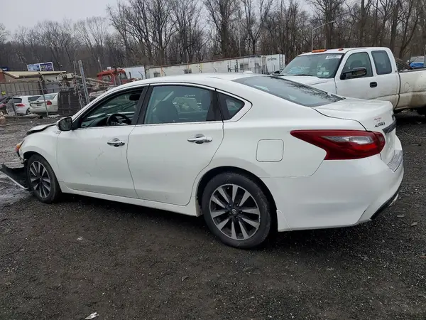 1N4AL3AP7JC206821 2018 NISSAN ALTIMA - Image 2
