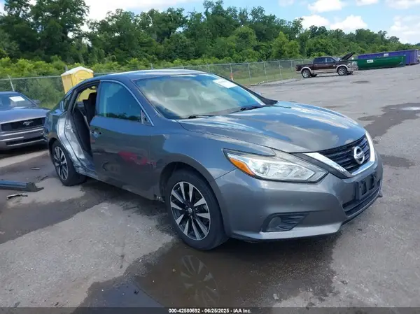 1N4AL3AP7JC210528 2018 NISSAN ALTIMA - Image 1