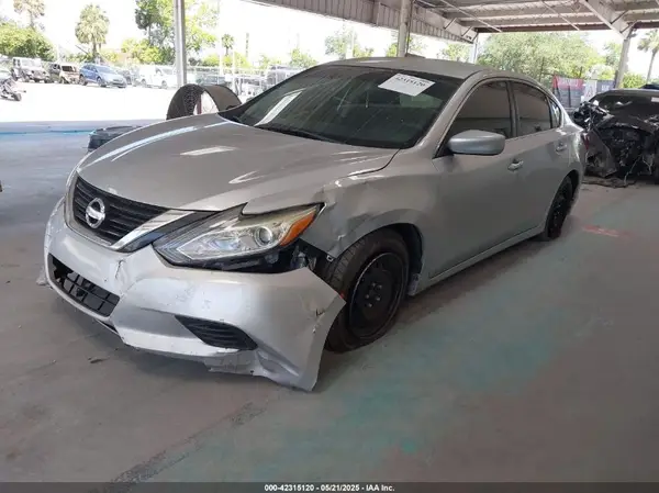1N4AL3AP7JC211033 2018 NISSAN ALTIMA - Image 2