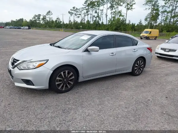 1N4AL3AP7JC211369 2018 NISSAN ALTIMA - Image 2