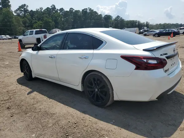 1N4AL3AP7JC213154 2018 NISSAN ALTIMA - Image 2