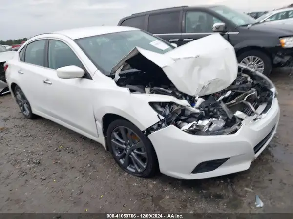 1N4AL3AP7JC213171 2018 NISSAN ALTIMA - Image 1