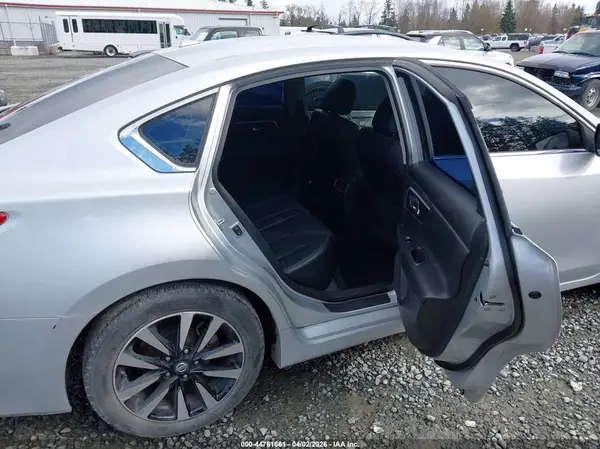 1N4AL3AP7JC214675 2018 NISSAN ALTIMA - Image 8