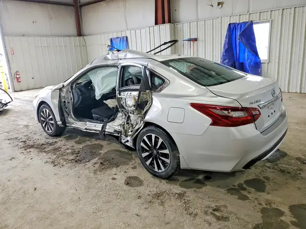 1N4AL3AP7JC214868 2018 NISSAN ALTIMA - Image 2
