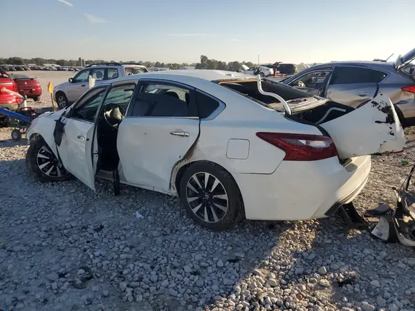1N4AL3AP7JC214983 2018 NISSAN ALTIMA - Image 2