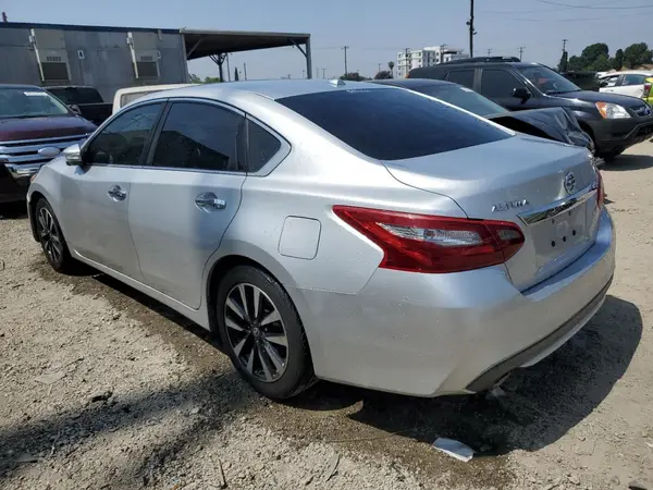 1N4AL3AP7JC215194 2018 NISSAN ALTIMA - Image 2