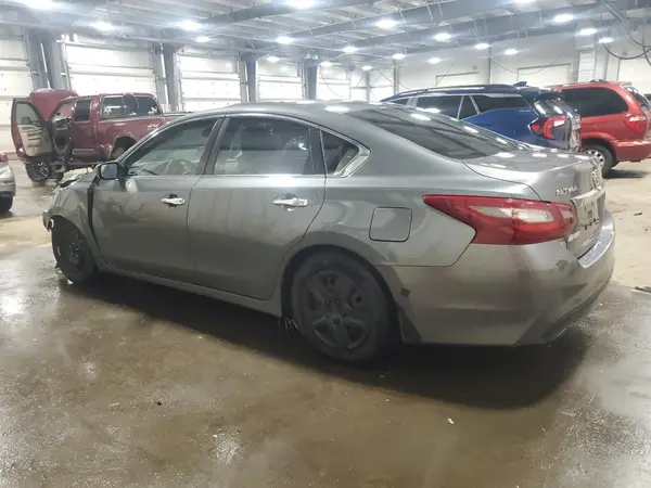 1N4AL3AP7JC215678 2018 NISSAN ALTIMA - Image 2