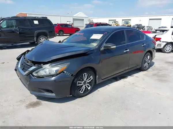 1N4AL3AP7JC216068 2018 NISSAN ALTIMA - Image 2