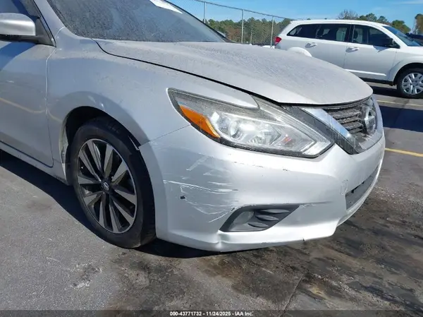 2018 NISSAN ALTIMA auction photo 6