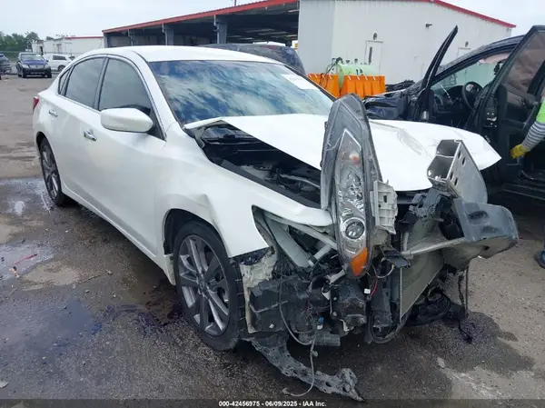 1N4AL3AP7JC216992 2018 NISSAN ALTIMA - Image 1