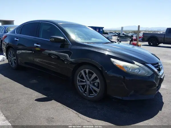 1N4AL3AP7JC219584 2018 NISSAN ALTIMA - Image 1