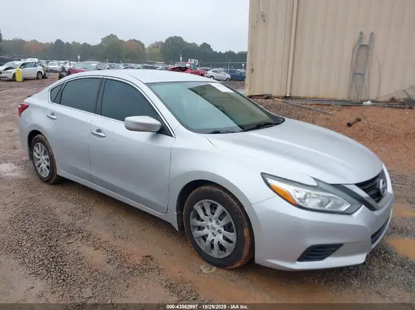 1N4AL3AP7JC220914 2018 NISSAN ALTIMA - Image 1