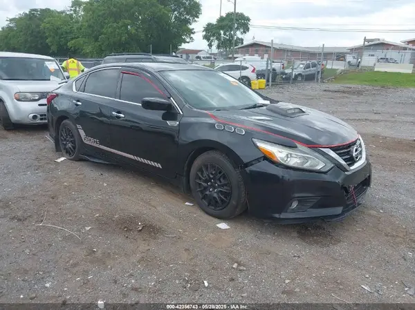 1N4AL3AP7JC225384 2018 NISSAN ALTIMA - Image 1