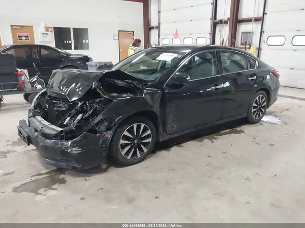 1N4AL3AP7JC227443 2018 NISSAN ALTIMA - Image 2