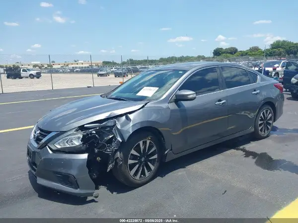 1N4AL3AP7JC229757 2018 NISSAN ALTIMA - Image 2