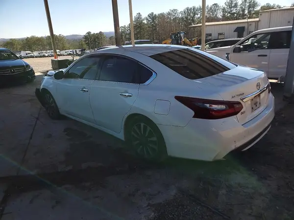 1N4AL3AP7JC235123 2018 NISSAN ALTIMA - Image 2