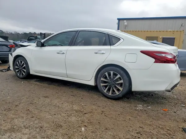1N4AL3AP7JC235428 2018 NISSAN ALTIMA - Image 2