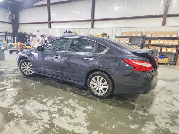 1N4AL3AP7JC235557 2018 NISSAN ALTIMA - Image 2