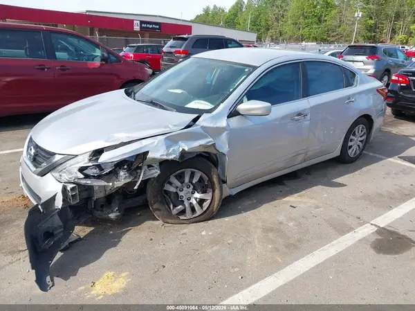 1N4AL3AP7JC237597 2018 NISSAN ALTIMA - Image 2