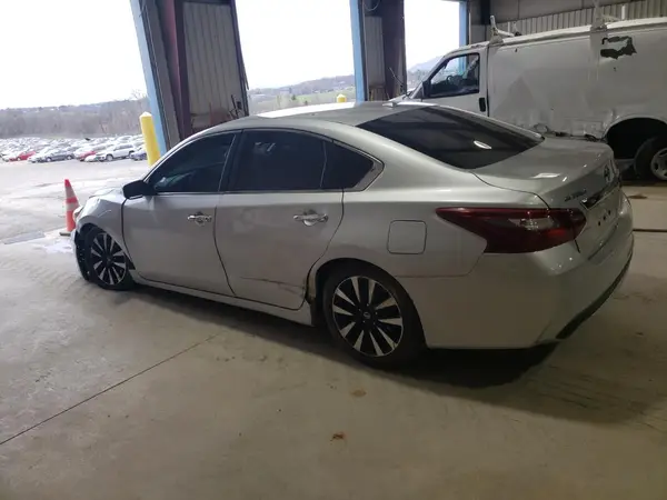 1N4AL3AP7JC237633 2018 NISSAN ALTIMA - Image 2