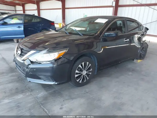 1N4AL3AP7JC238815 2018 NISSAN ALTIMA - Image 2