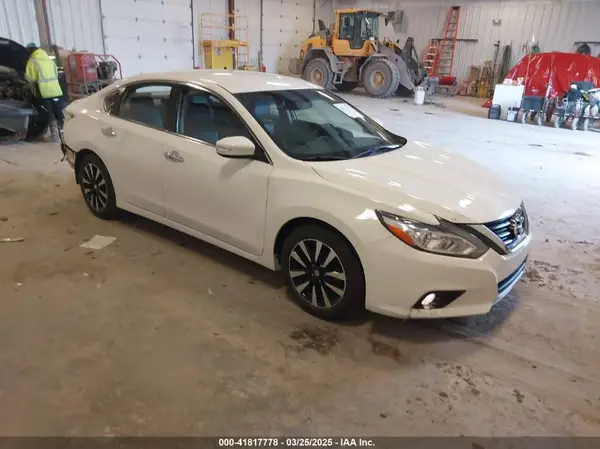 1N4AL3AP7JC239057 2018 NISSAN ALTIMA - Image 1