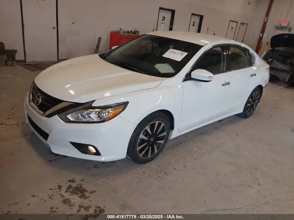 1N4AL3AP7JC239057 2018 NISSAN ALTIMA - Image 2