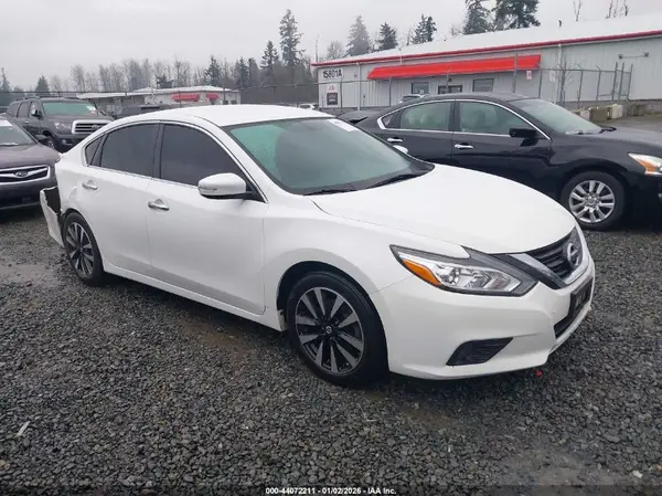 1N4AL3AP7JC239530 2018 NISSAN ALTIMA - Image 1