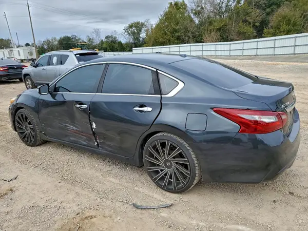 1N4AL3AP7JC240659 2018 NISSAN ALTIMA - Image 2