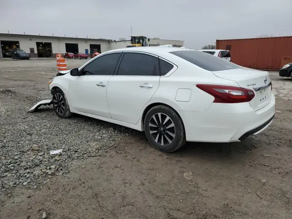 1N4AL3AP7JC241259 2018 NISSAN ALTIMA - Image 2