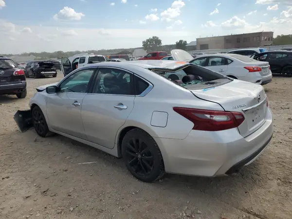1N4AL3AP7JC243772 2018 NISSAN ALTIMA - Image 2