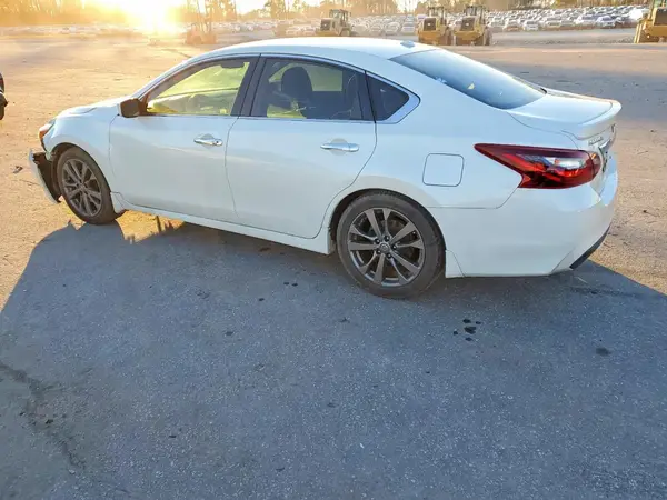 1N4AL3AP7JC244999 2018 NISSAN ALTIMA - Image 2