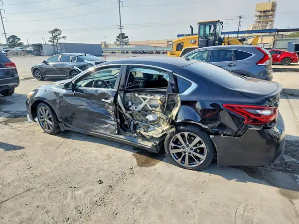 1N4AL3AP7JC246171 2018 NISSAN ALTIMA - Image 2