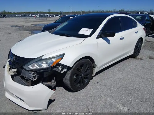 1N4AL3AP7JC246784 2018 NISSAN ALTIMA - Image 2