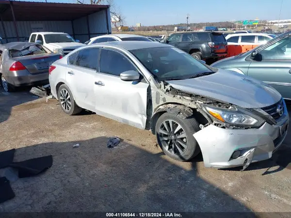 1N4AL3AP7JC247059 2018 NISSAN ALTIMA - Image 1